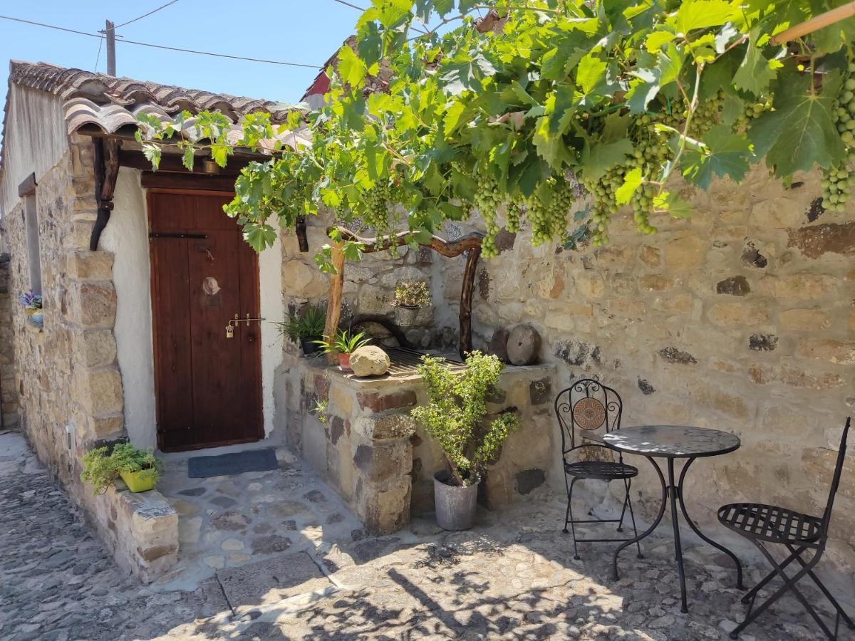 Hotel Sa domu de ziu Antoneddu Tuili Esterno foto